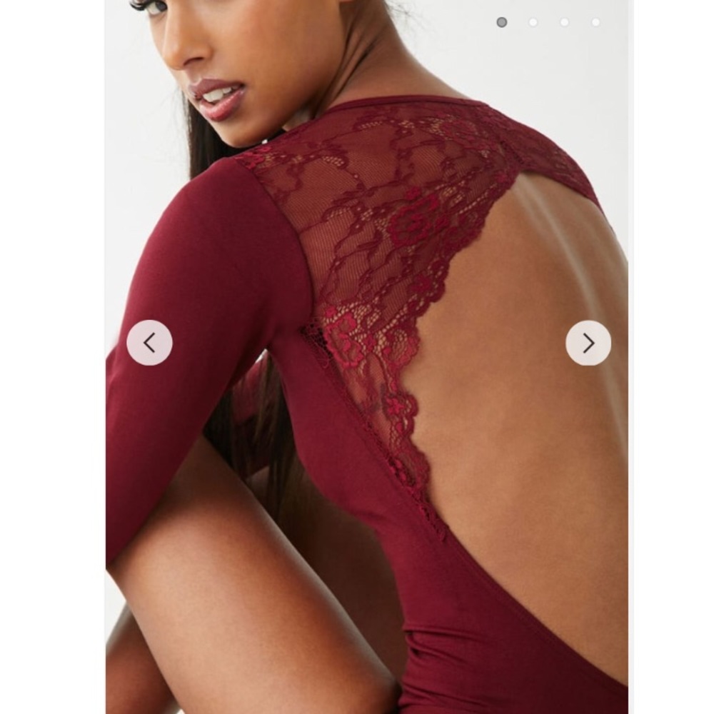 Seamless lace back bodysuit size S